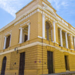 Edificio histórico del Teatro Peón Contreras en el centro de Mérida.